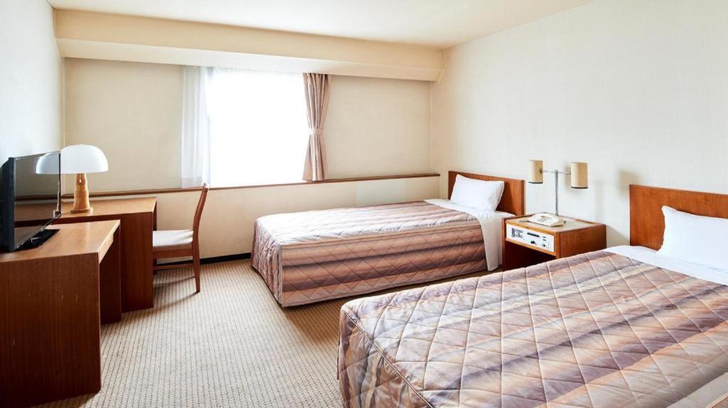 Marroad Inn Tokyo Футю Экстерьер фото