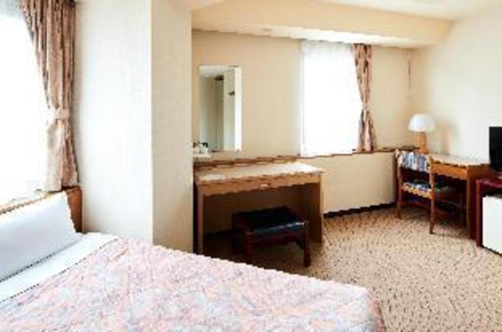 Marroad Inn Tokyo Футю Экстерьер фото