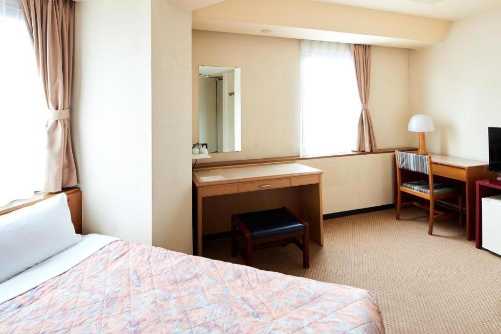 Marroad Inn Tokyo Футю Экстерьер фото
